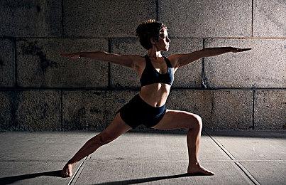 《艾尔登法环》新要素介绍图：蹲伏 玛莉卡之桩等